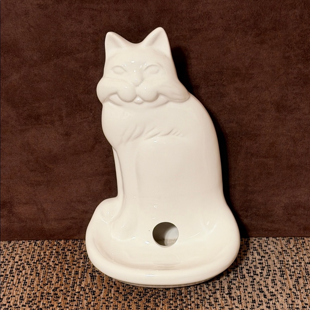 Vintage. Elegant White/Cream Cat Shaped Ceramic Incense or Soap Holder. 10” - Picture 1 of 7